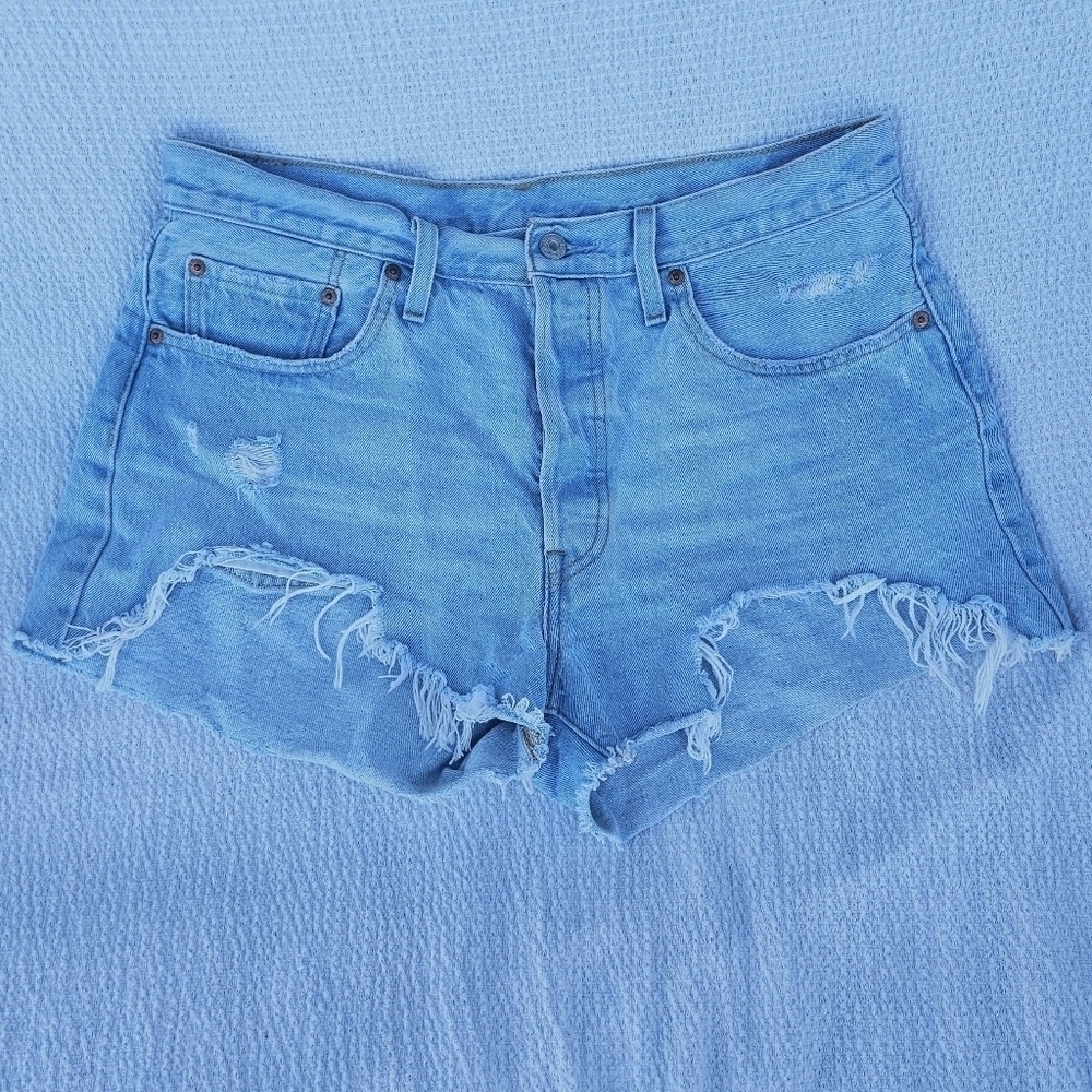 Levi's 501 Light Blue button up Cut Off Shorts size 32